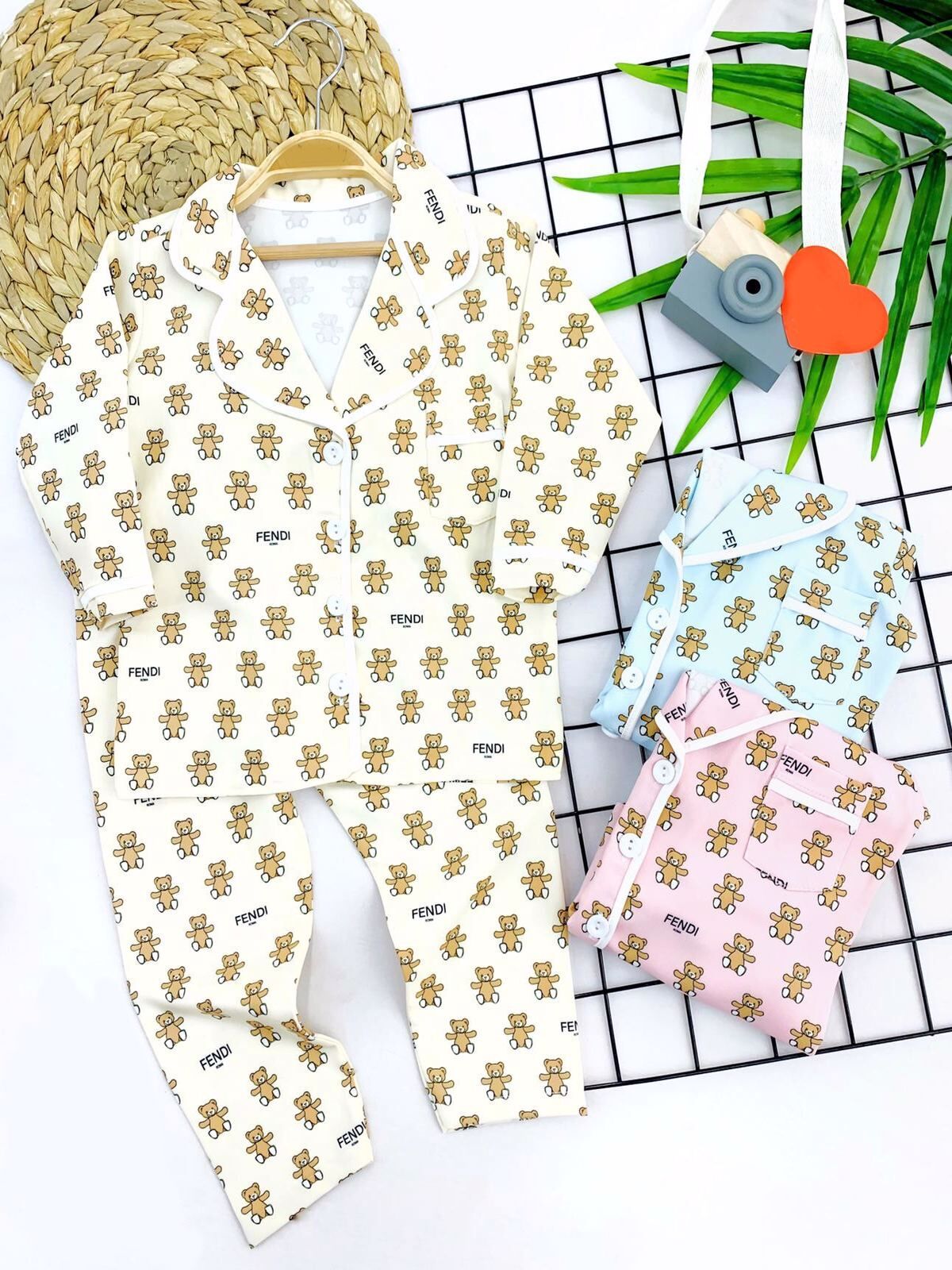3-4-5-6 Yaş Fendi Baskılı Düğme Kapama 2li Kız Erkek Çocuk Pijama Takımı
