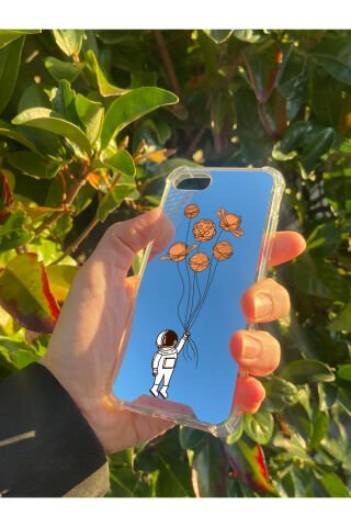 İphone SE 2020 Uyumlu Aynalı Astronot Desenli Darbe Kamera Korumalı Silikon Telefon Kılıfı