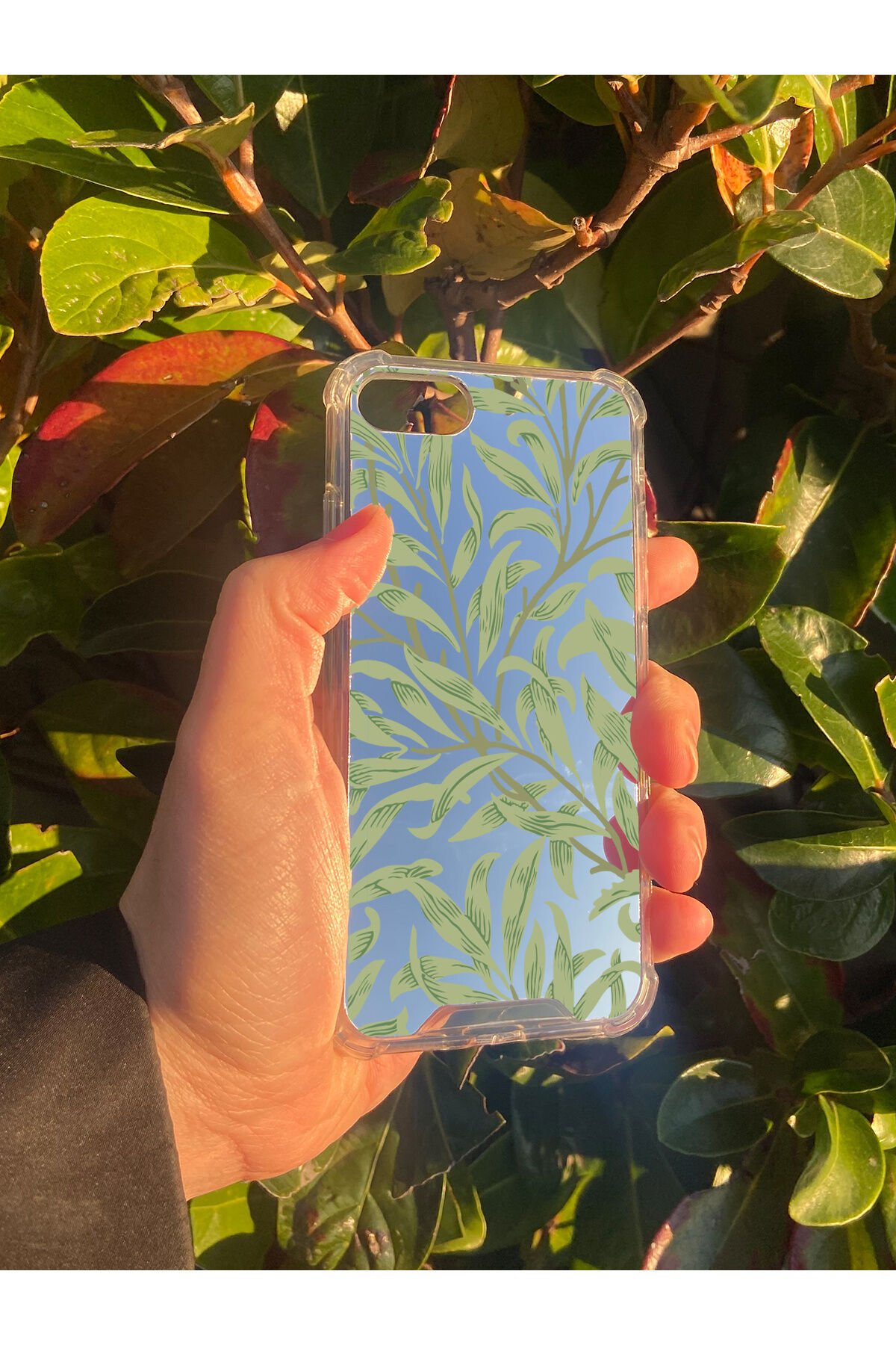 İphone SE 2022 Uyumlu Aynalı Yeşil Yaprak Desenli Darbe Kamera Korumalı Silikon Telefon Kılıfı