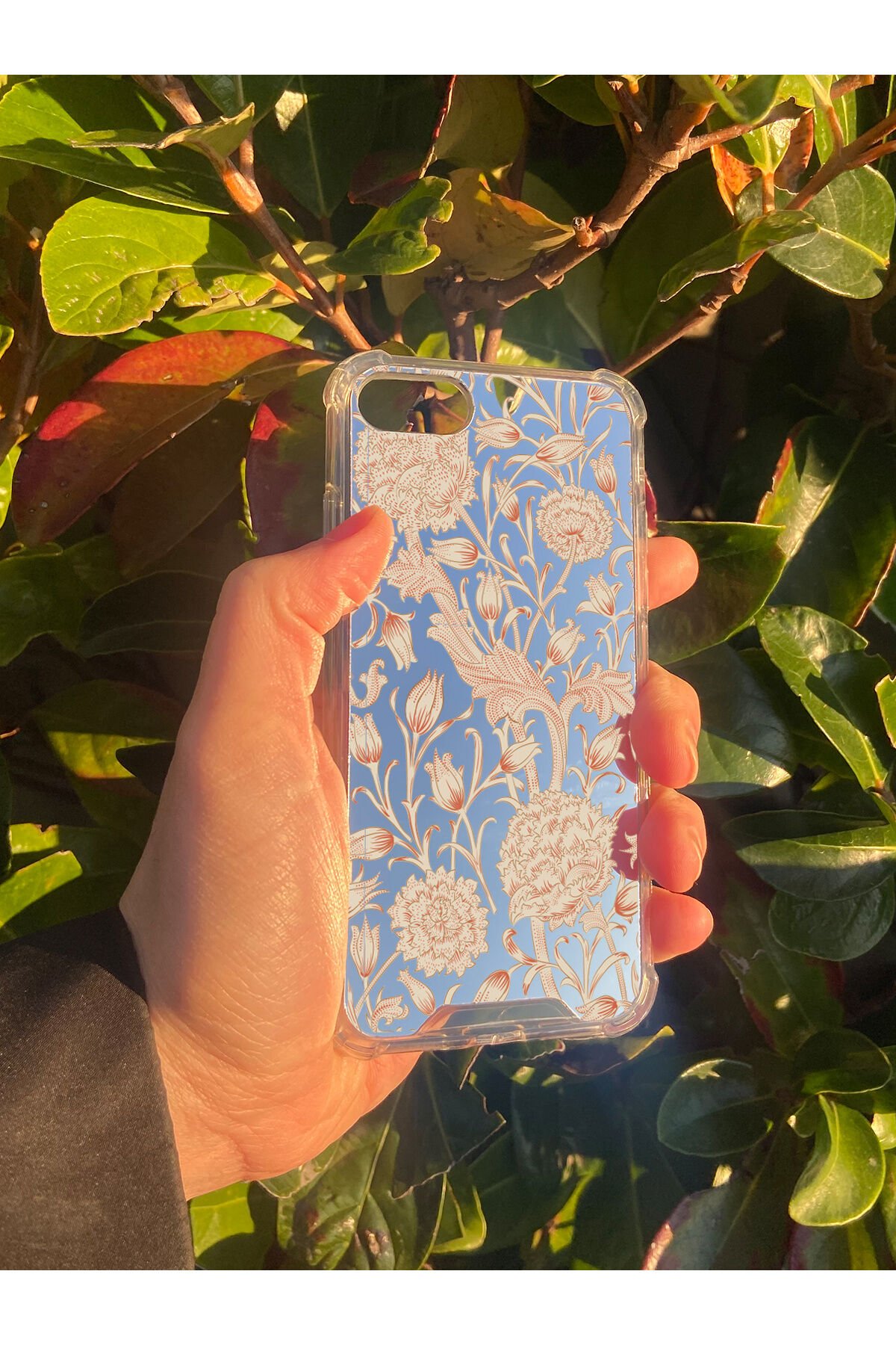 İphone SE 2022 Uyumlu Aynalı Lale Desenli Darbe Kamera Korumalı Silikon Telefon Kılıfı