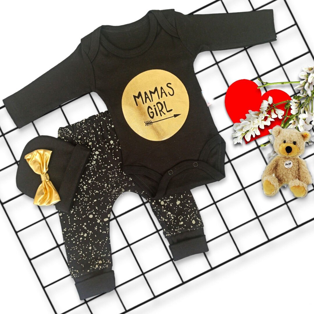 3 Ay Fiyonklu Şapkalı Mamas Girl Baskılı Uzun Kollu 3lü Kız Bebek Takımı