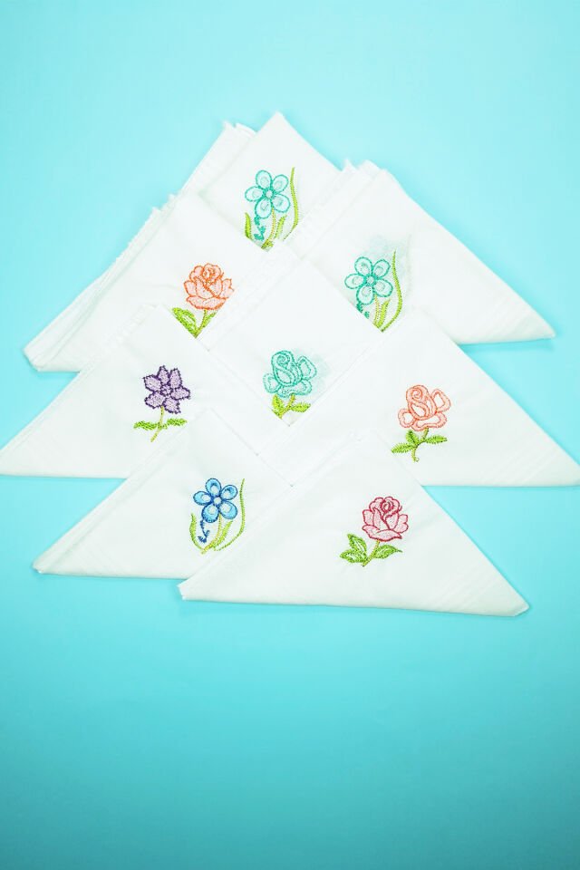 12 Adet Çiçek İşlemeli Kadın Cep Mendili Kutulu Kına Düğün Çeyizlik Mendil 30x30 cm